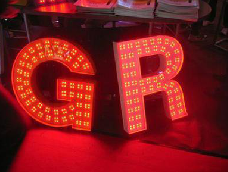 紫阳县LED发光字常见的安装误区。